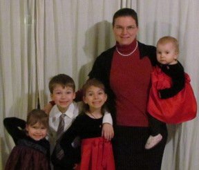 Mary Psaromatis, DC with her kids